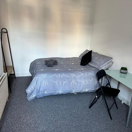 Tiye Estates Short Stay Stoke-on-Trent Екстер'єр фото