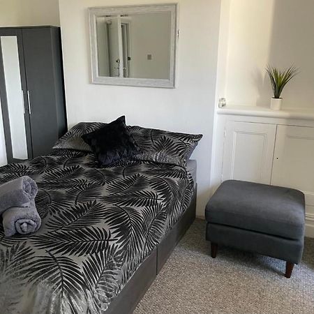 Tiye Estates Short Stay Stoke-on-Trent Екстер'єр фото