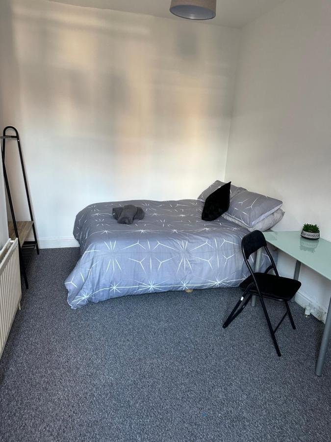 Tiye Estates Short Stay Stoke-on-Trent Екстер'єр фото