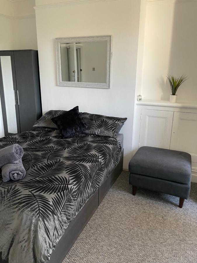 Tiye Estates Short Stay Stoke-on-Trent Екстер'єр фото